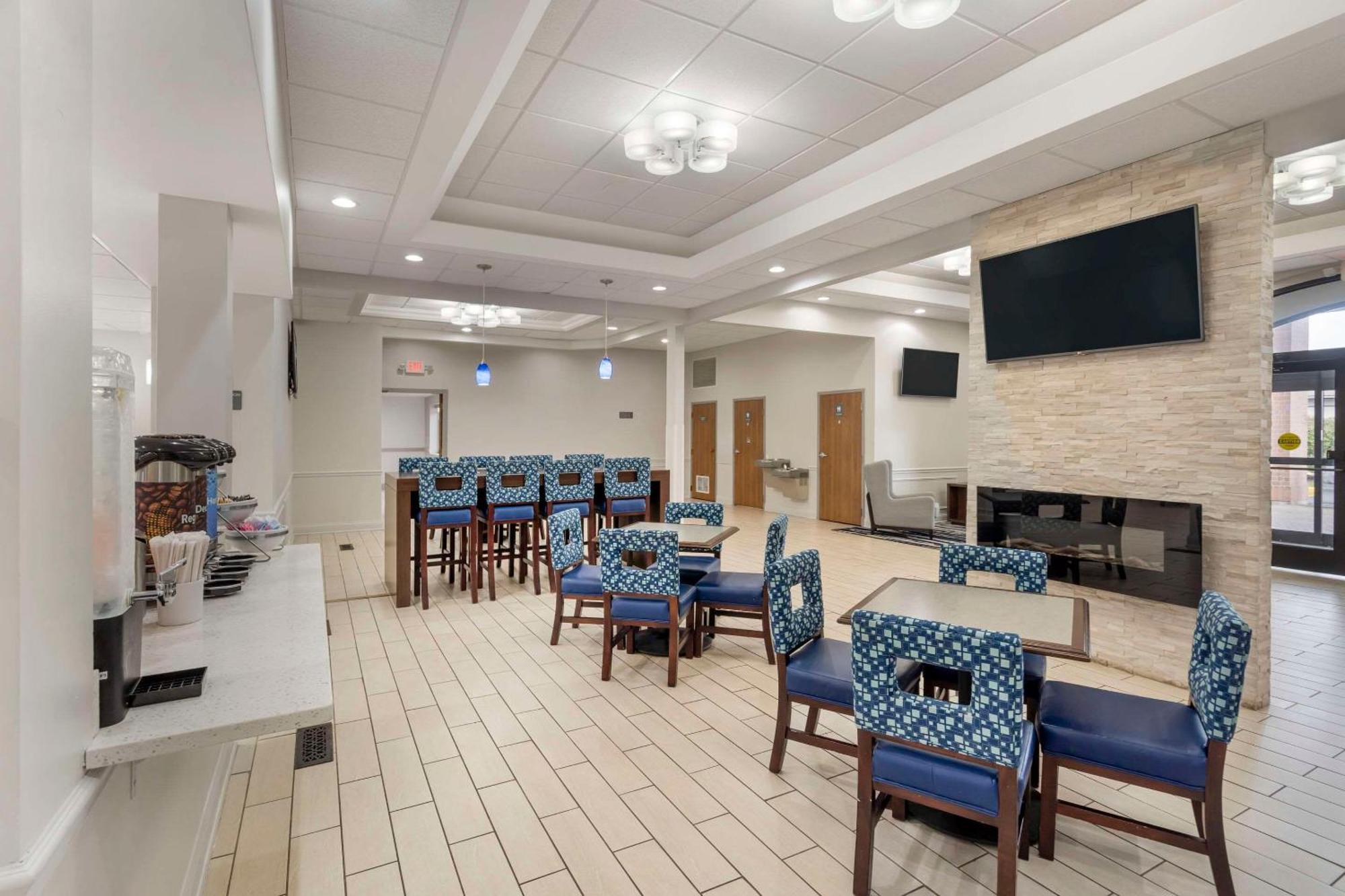 Comfort Inn & Suites Mundelein-Vernon Hills Экстерьер фото